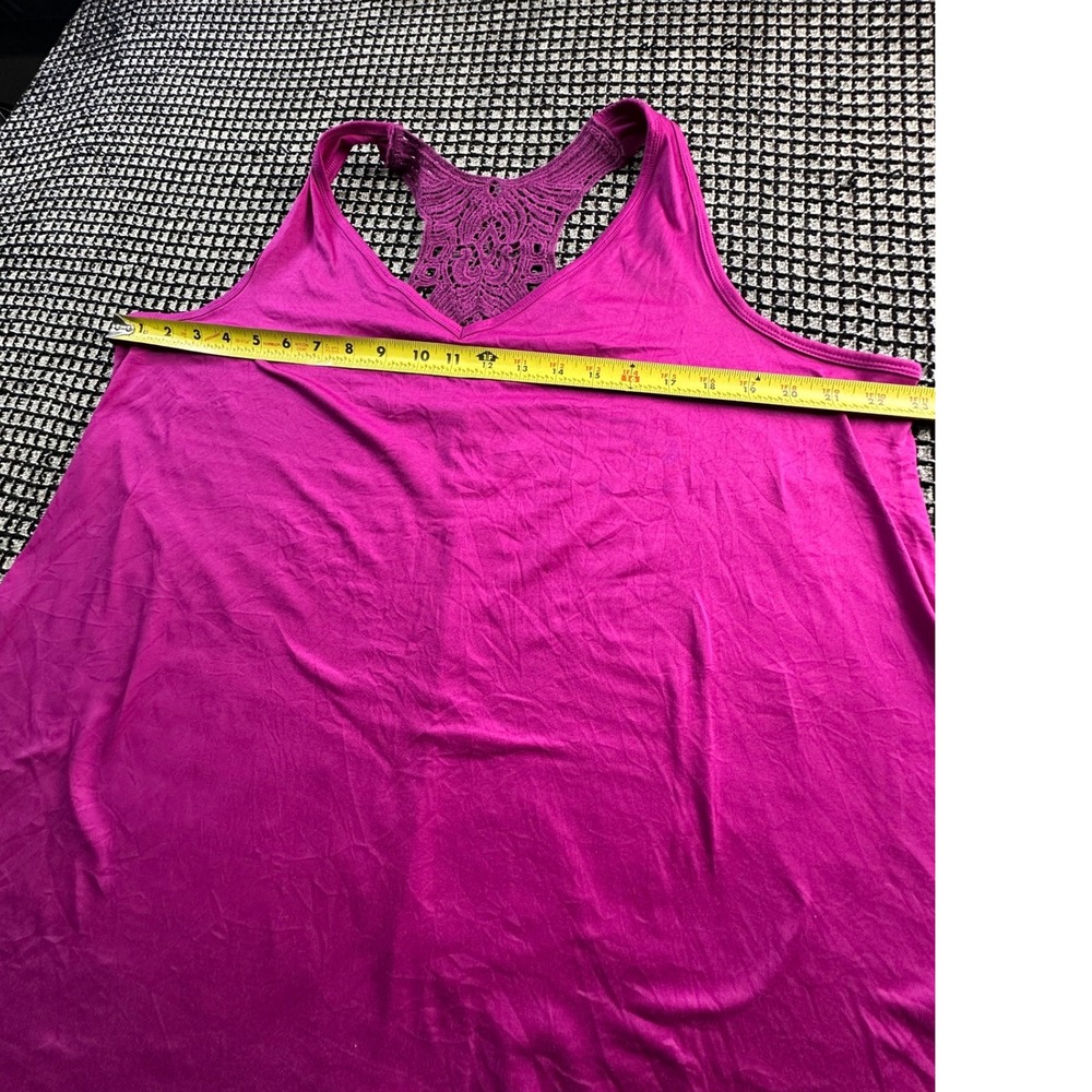 Livi Tank Top Womens 18/20 Magenta Excellent Crochet Lace Racerback Activewear - Picture 3 of 6